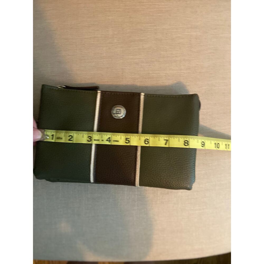 Stone Mountain pebbled leather large multi compartment wristlet in olive/brown - Picture 13 of 14